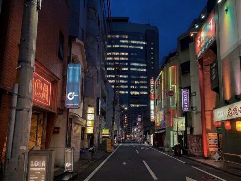 練馬でラウンジの開業手続きを代行しました。